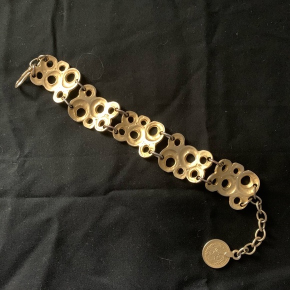 Vintage Gold Tone Bracelet - Picture 4 of 4